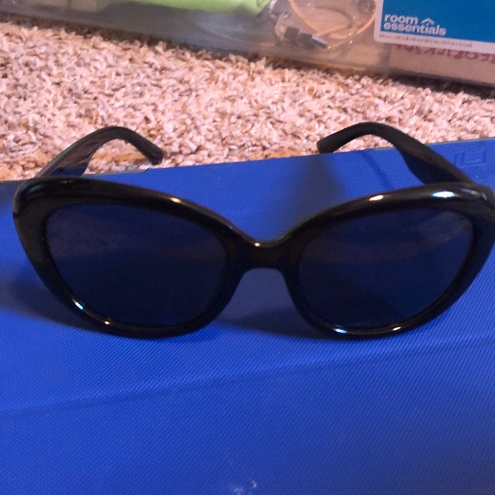 Black sunglasses